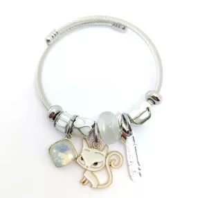   Ezüstszínű nemesacél pandora jellegű karperec cica charmmal