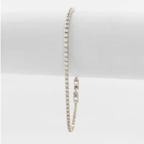 Ezüstszínű antiallergén karkötő fehér kristályokkal