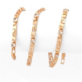   Aranyszínű antiallergén nyaklánc görög mintával és fehér kristályokkal