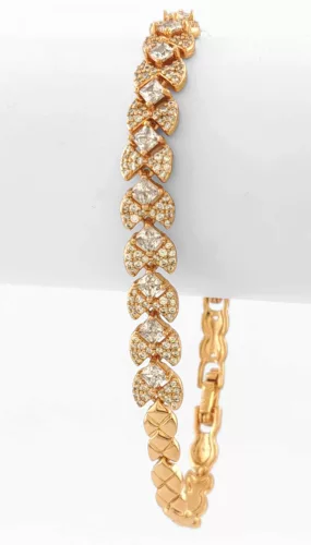 Aranyszínű antiallergén karkötő fehér kristályokkal