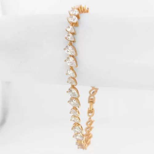 Aranyszínű antiallergén karkötő fehér kristályokkal