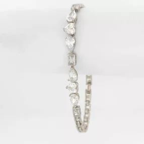 Ezüstszínű antiallergén karkötő fehér kristályokkal