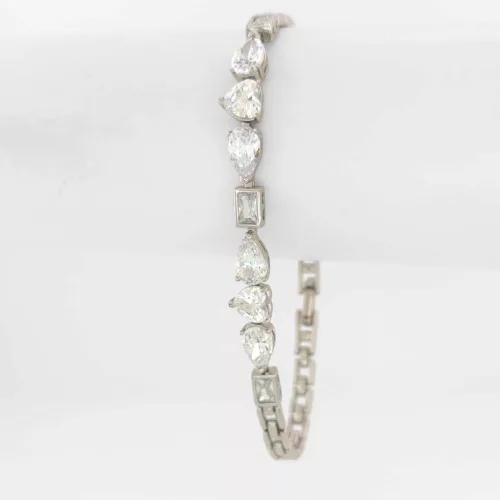 Ezüstszínű antiallergén karkötő fehér kristályokkal