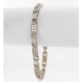 Ezüstszínű antiallergén karkötő fehér kristályokkal