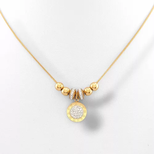 Aranyszínű nemesacél nyaklánc fehér kristályos medállal