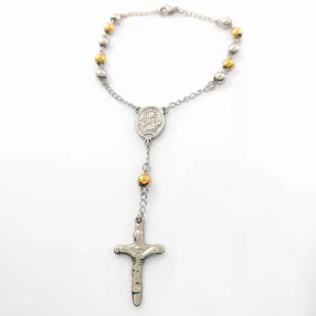 Arany-ezüstszínű nemesacél karkötő feszület medállal