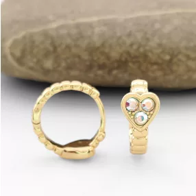   Színjátszós Swarovski kristállyal díszített aranysárga színű antiallergén szívecske fülbevaló