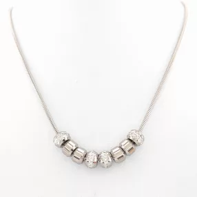   Ezüstszínű nemesacél pandora jellegű nyaklánc charmokkal