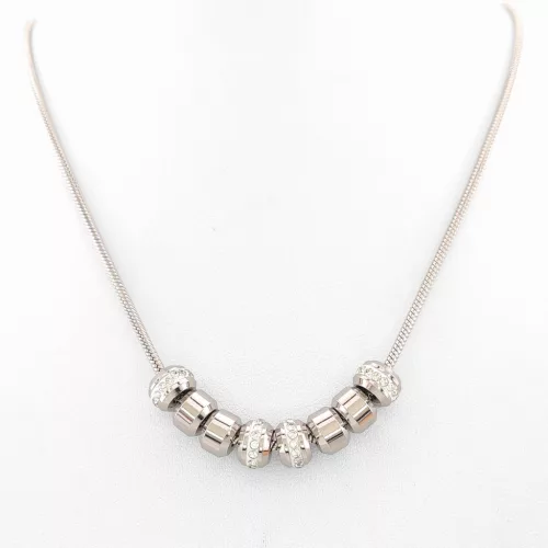 Ezüstszínű nemesacél pandora jellegű nyaklánc charmokkal