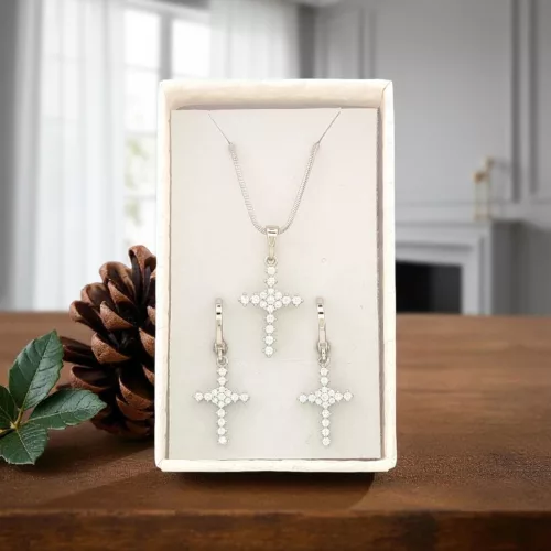 Ezüstszínű antiallergén kereszt ékszer szett fehér kristályokkal