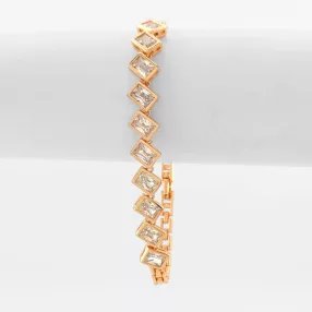 Aranyszínű antiallergén karkötő fehér kristályokkal