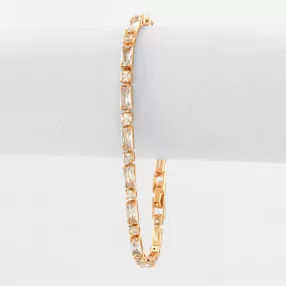 Aranyszínű antiallergén karkötő fehér kristályokkal