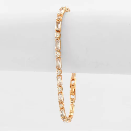 Aranyszínű antiallergén karkötő fehér kristályokkal