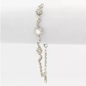   Ezüstszínű antiallergén virág karkötő fehér kristályokkal