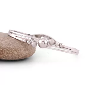 Ezüstszínű nemesacél karperec