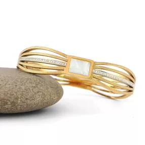 Aranyszínű nemesacél karperec fehér kristályokkal