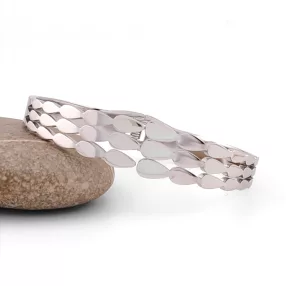 Ezüstszínű nemesacél karperec