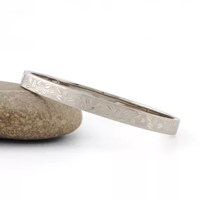 Ezüstszínű nemesacél karperec levél mintával