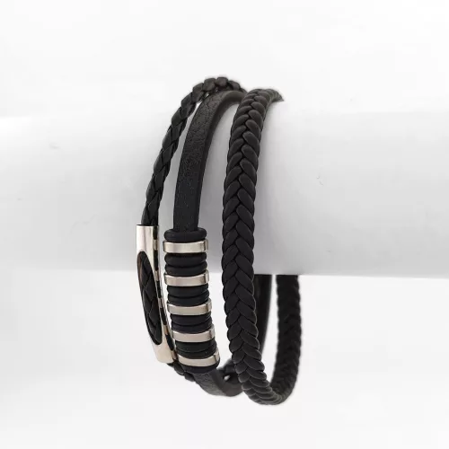 Fekete bőr karkötő nemesacél díszítéssel