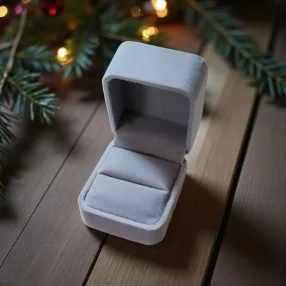 Szürke plüss ékszertartó doboz