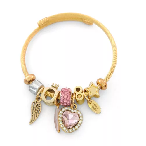 Aranyszínű nemesacél pandora jellegű karperec angyalszárny és szív charmokkal