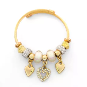   Aranyszínű nemesacél pandora jellegű karperec szív charmokkal