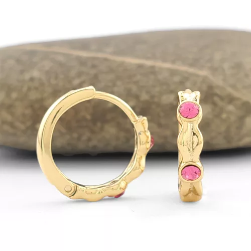 Rózsaszín Swarovski kristállyal díszített aranysárga színű antiallergén fülbevaló
