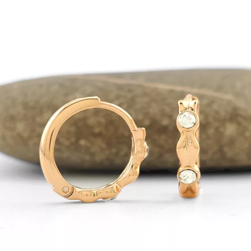 Fehér Swarovski kristállyal díszített aranyszínű antiallergén fülbevaló
