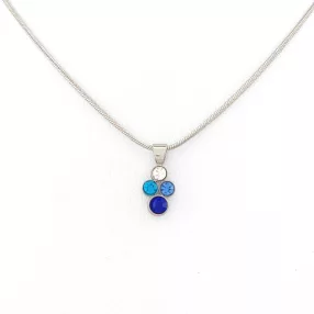   Ezüstszínű nemesacél nyaklánc kék és fehér kristályokkal