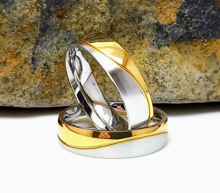 Arany-ezüstszínű nemesacél karikagyűrű ( páros gyűrű )