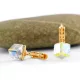 Színjátszós Swarovski kristállyal díszített aranyszínű antiallergén fülbevaló