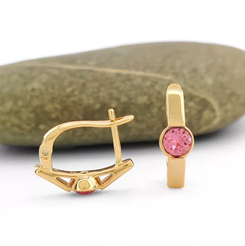 Rózsaszín Swarovski kristállyal díszített aranyszínű antiallergén fülbevaló