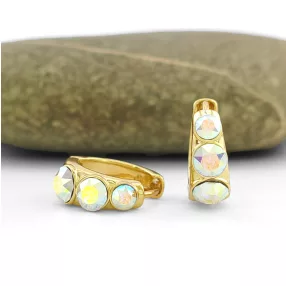   Színjátszós Swarovski kristállyal díszített aranysárga színű antiallergén fülbevaló