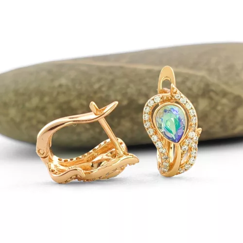 Színjátszós Swarovski kristállyal díszített aranyszínű antiallergén fülbevaló