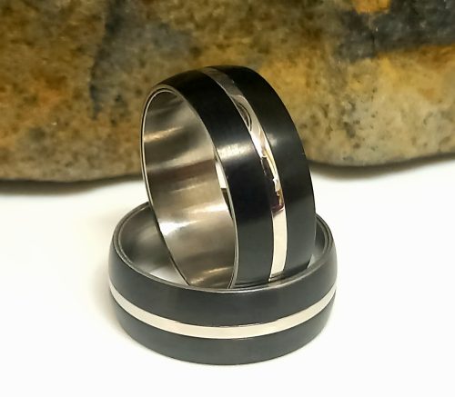 Fekete-ezüstszínű nemesacél gyűrű