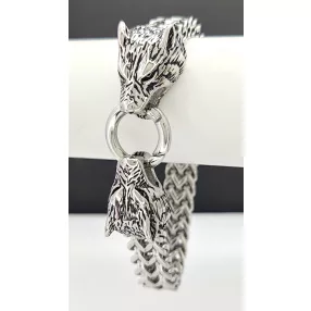 Ezüstszínű nemesacél karkötő farkasfej díszítéssel