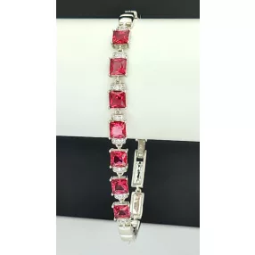 Ezüstszínű antiallergén karkötő piros kristályokkal