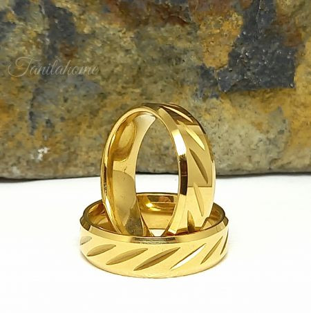 Metszett aranyszínű nemesacél gyűrű