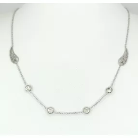 Ezüstszínű nemesacél nyaklánc angyalszárny medálokkal