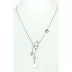 Ezüstszínű nemesacél nyaklánc pillangó medállal