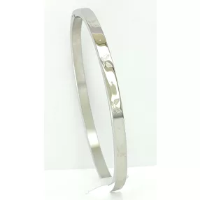 Ezüstszínű nemesacél karperec pillangó mintával