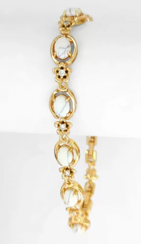 Aranyszínű antiallergén karkötő rózsaszín gyöngy díszítéssel