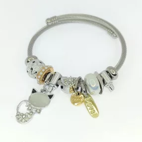   Ezüstszínű nemesacél pandora jellegű karperec cica charmmal